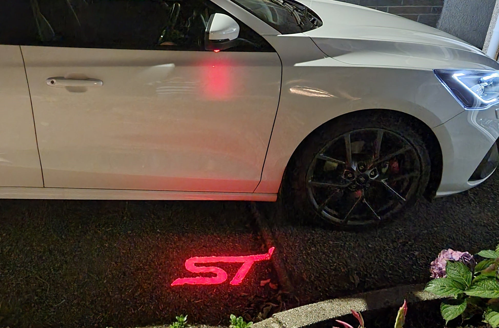 “ST” Emblem Replacement Puddle Unit - MK4 Focus ST - Car Enhancements UK